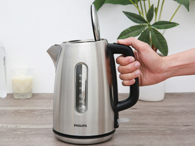 Ấm đun Philips HD9357 với kiểu dáng sang trọng, chất liệu inox chống oxy hóa cao Ấm đun Philips HD9357