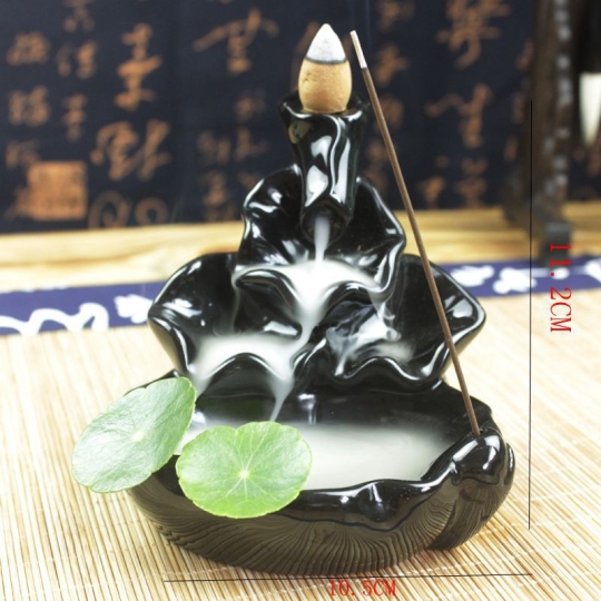Thác   khói  xông  trầm 